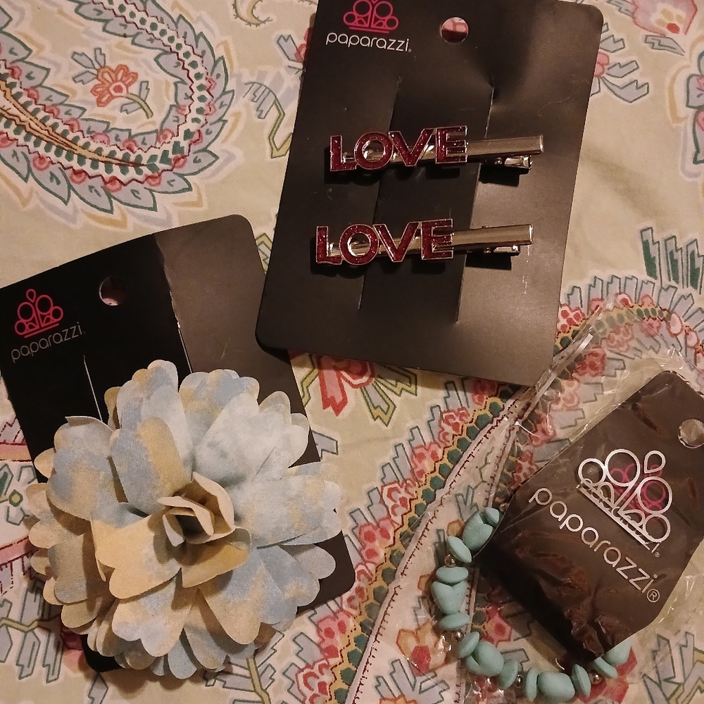 Paparazzi Kids Lot (Hair Clips And Bracelet